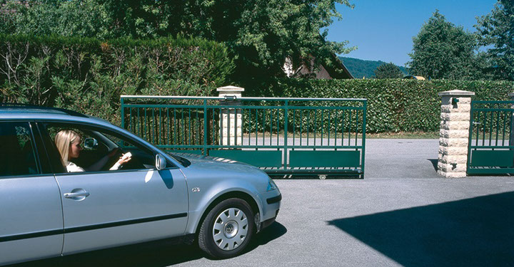 Beispielfoto Rolltor Einfahrt